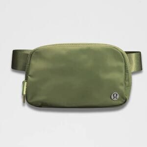 Lululemon Everywhere Crossbody Belt Bag 1L - Forest Green Army